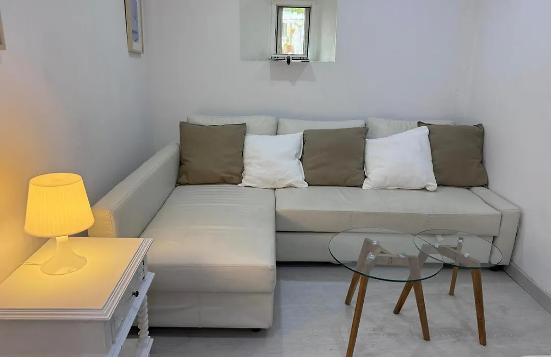 Alfama Panteao 4 Guests-1