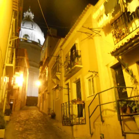 Alfama Panteao 4 Guests-3